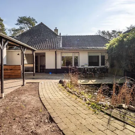 Villa Koetshuis