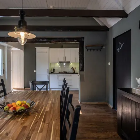 Koetshuis Villa Nunspeet