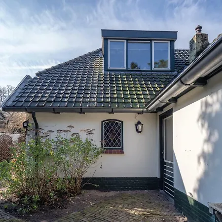 Koetshuis *